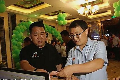 从“女魔童降世”到工作室集体辟谣,司晓迪爆料鹿晗等顶流寝室内幕引炸锅