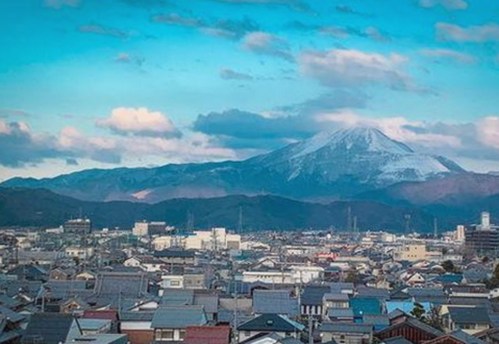 薛之谦：从音乐才子到吃瓜娱乐焦点背后的故事🌟