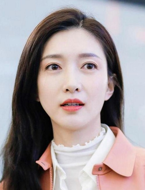 三只羊录音门背后的沫沫：从被顶罪女孩到舆论焦点的复杂轨迹