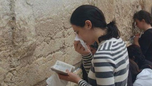 会喷水的亲姐姐：从角色塑造到尺度冲击，背后的铁粉老哥角色解析