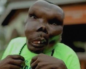 网红明星反差：从高光到争议的多面人生