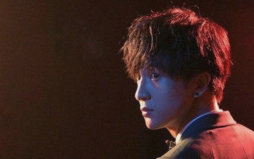 娱乐吃瓜主持人真相曝光？背后故事引发热议🤨