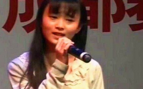 抖音“娱乐吃瓜君”身份揭秘：从普通网友到网红反差代表