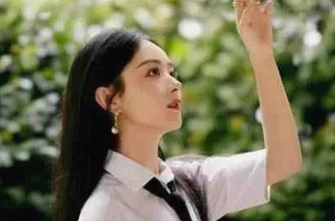 网红明星反差曝光：从福利视频到真实生活的巨大落差