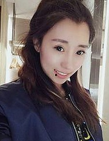 娱乐圈最新动态大揭秘：明星反差引爆网友热议！